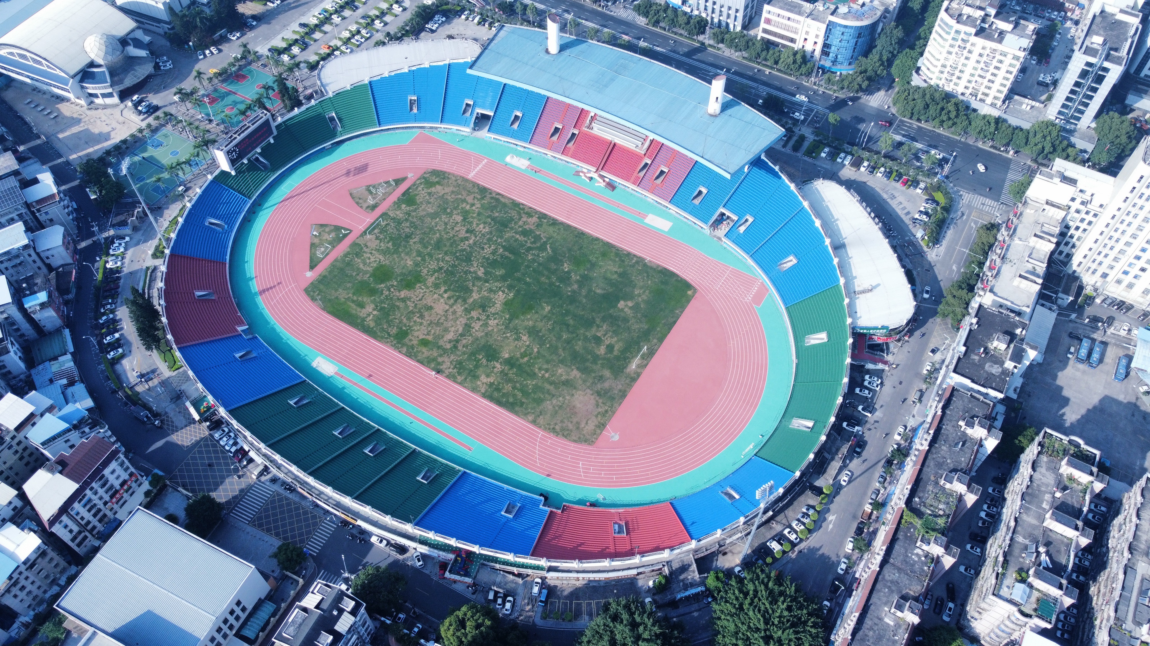 【福建】龙岩市体育中心